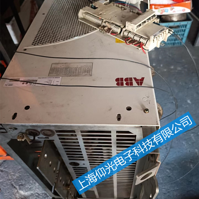 ABB變頻器ACS800-17LC-0210-7運(yùn)行報(bào)警3381維修