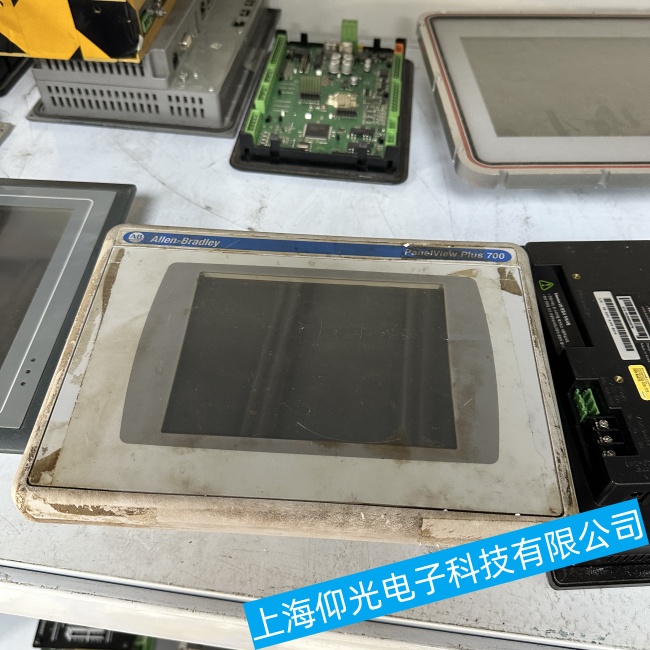 深圳AB羅克韋爾2711P-B6M3A觸摸屏通電幾分鐘后屏幕變成藍屏故障維修點